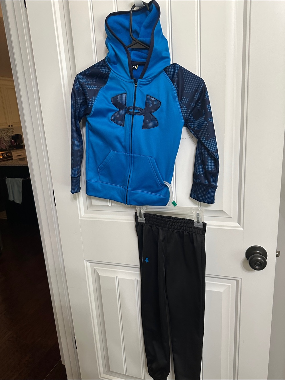 Boys Under Armour Hoodie Jog Set 5 worn Worn once